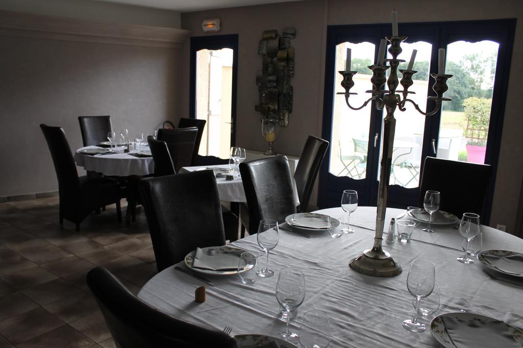 Auberge De Villequier Exterior photo